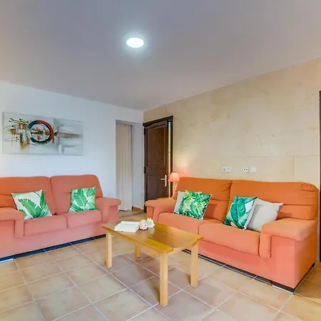 Can Picafort Holiday Sleeps 8 With Pool And Air Con Holiday home