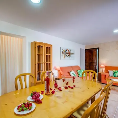 Holiday home Can Picafort Holiday Sleeps 8 With Pool And Air Con *