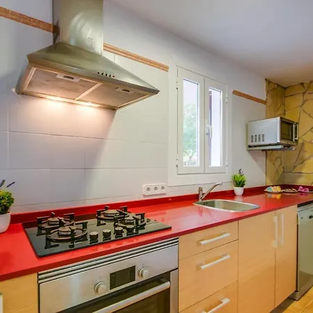 Can Picafort Holiday Sleeps 8 With Pool And Air Con