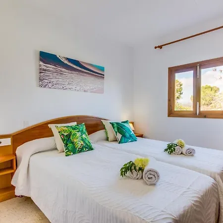 Can Picafort Holiday Sleeps 8 With Pool And Air Con *